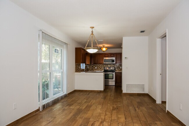 Building Photo - 997 Dorado Dr
