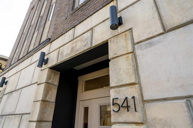 Building Photo - 541 42nd St