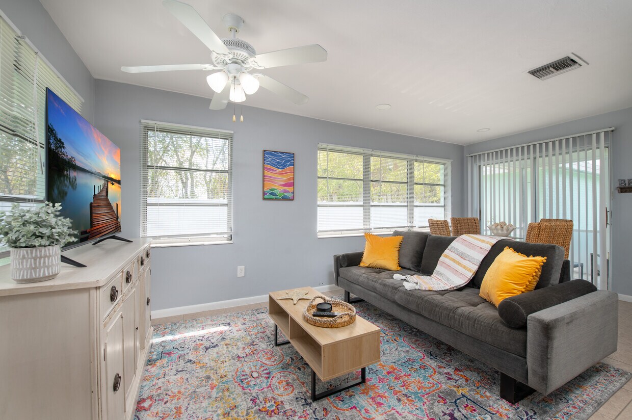 Foto principal - 620 SE 47th St