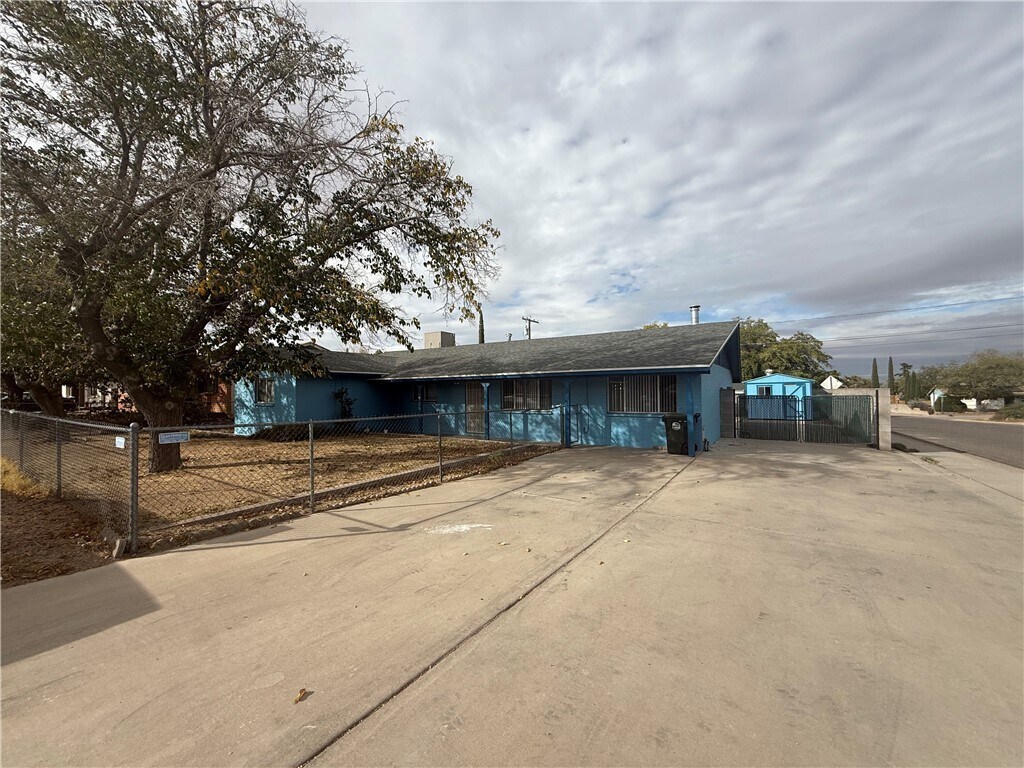 Foto principal - 1943 Pico St