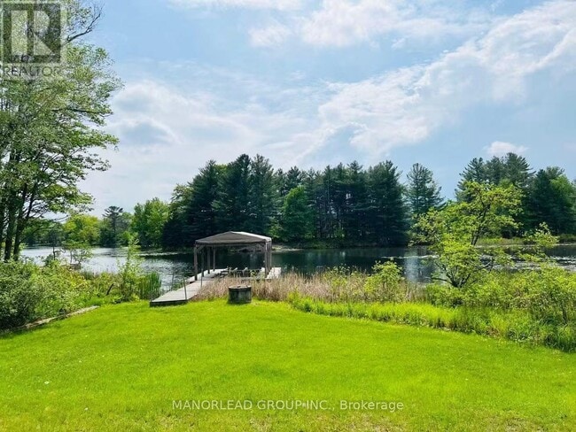 Building Photo - 400 Lakeview Dr