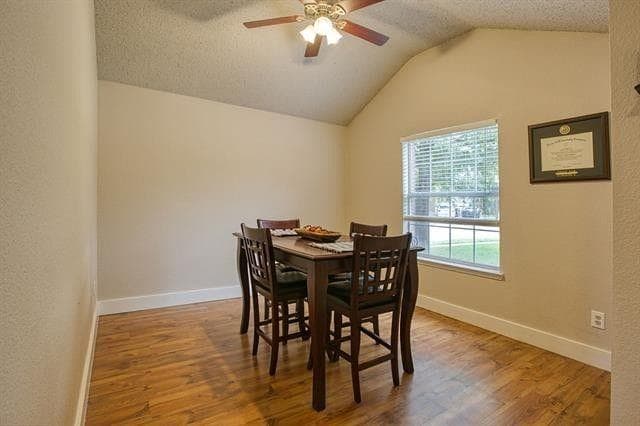 Building Photo - 1100 Alexandria Dr