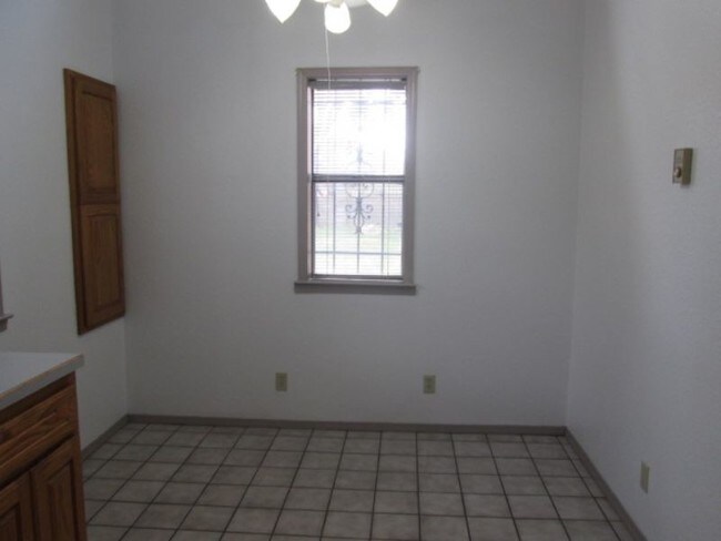 Foto del edificio - 9001 Menaul Blvd NE