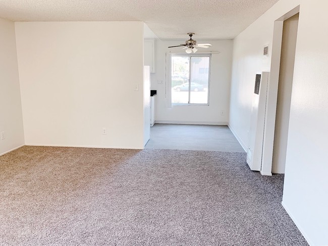 Building Photo - 2677 Melbourne Dr