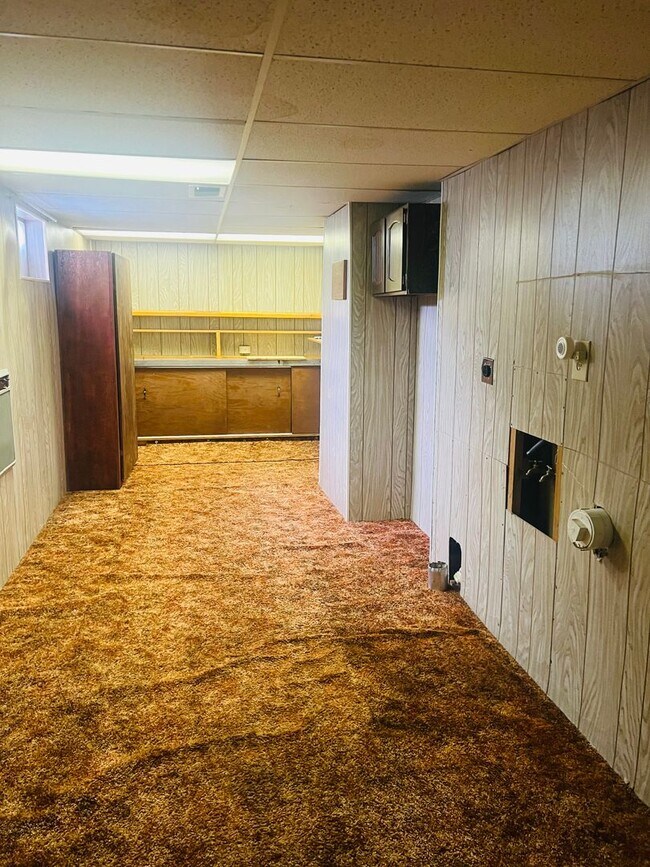 Foto del edificio - 3-Bedroom Home with Shop & Yard