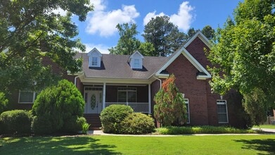 Building Photo - 913 Riley Dr