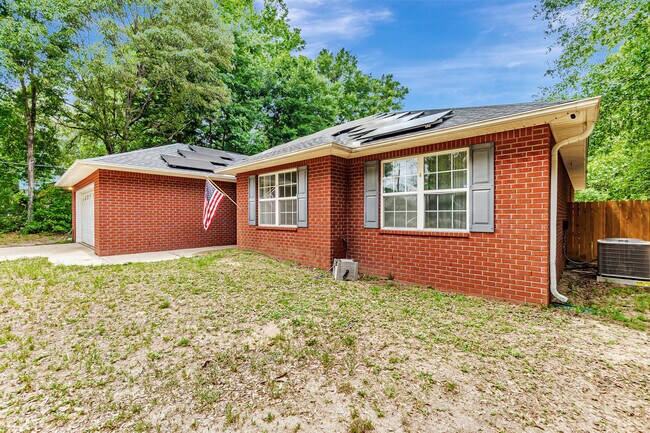 Foto del edificio - 121 Hillwood Dr