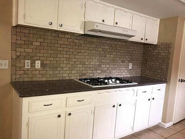 Building Photo - Home Kingwood