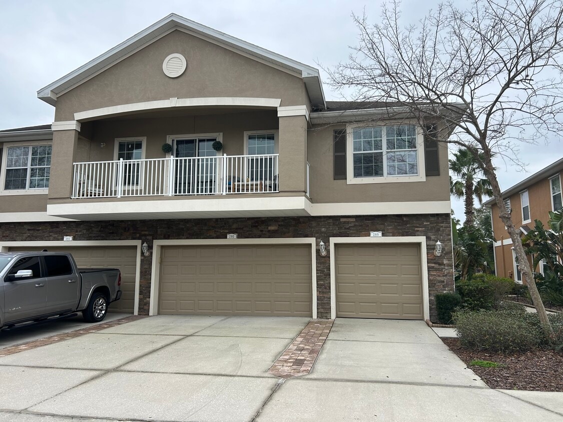 This gorgeous townhome also comes fully furnished, so you can move right in without lifting a finger - 7001 Interbay Blvd