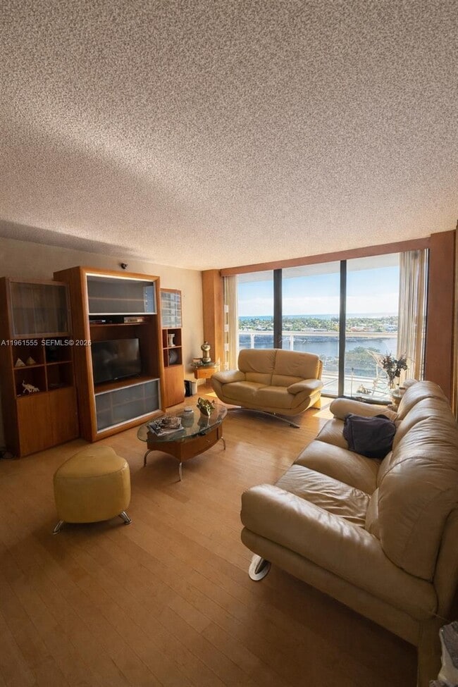 Foto del edificio - 20505 E Country Club Dr