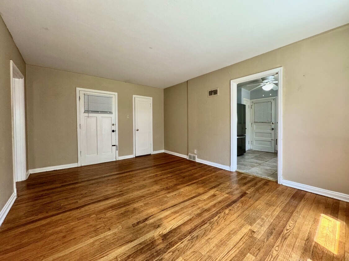 420 S Hanley Rd Unit 1E, Clayton, MO 63105 Apartments in Clayton, MO