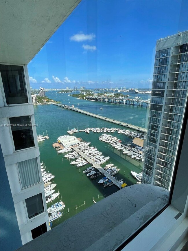 Foto del edificio - 1717 N Bayshore Dr