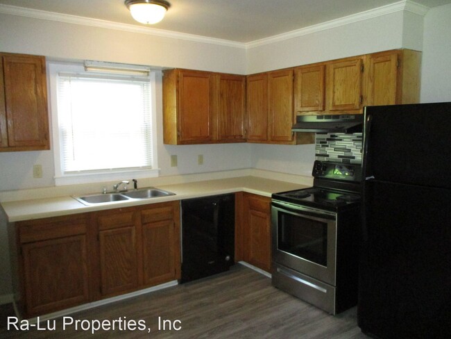 Building Photo - 3 br, 1 bath House - 1231 W. Sedgefield Dr