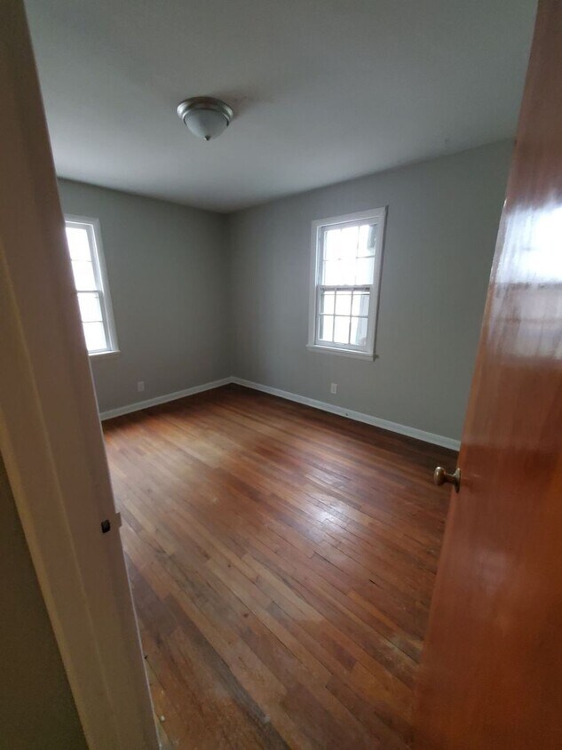 1636 St Elmo Ave NE, Canton, OH 44705 House Rental in Canton, OH