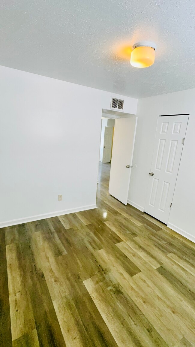 Photo - Fordhaven Rd Apartment