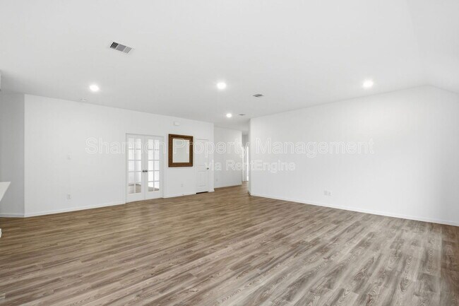 Foto del edificio - 5434 Still Mdw Ln