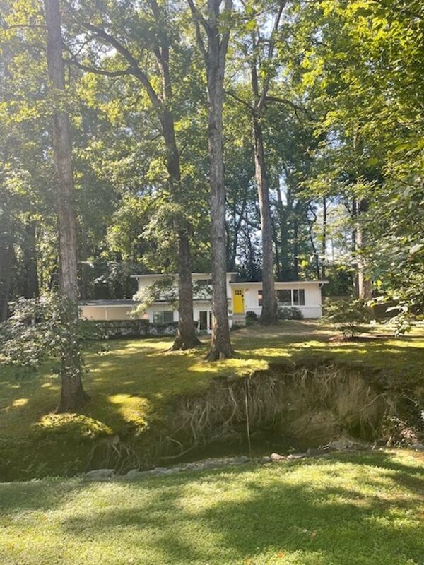 Foto del edificio - 2146 Dering Cir NE