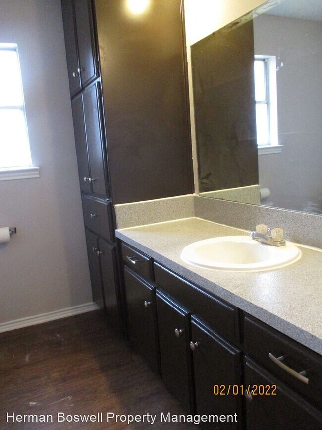 Foto del edificio - 3 br, 2 bath House - 2030 Granbury St