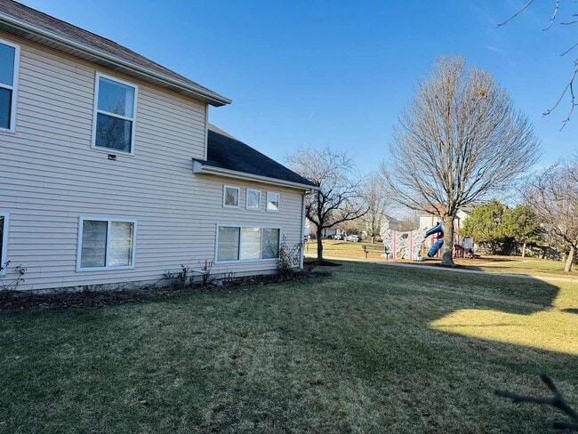 Foto del edificio - 425 Claire Ave