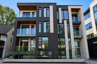 Building Photo - 404 Eden Av