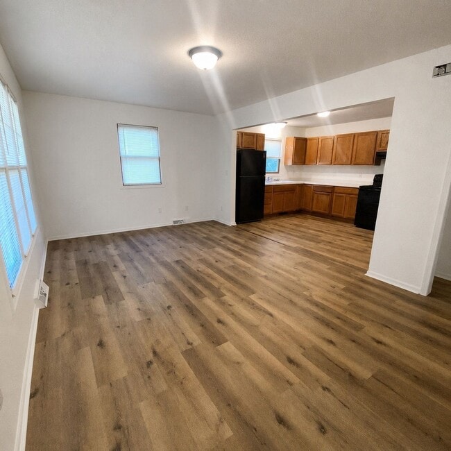 Building Photo - 1112 S 63rd St