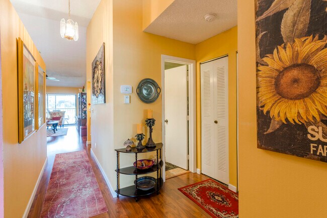 Foto del edificio - 1502 Pinecrest Cir