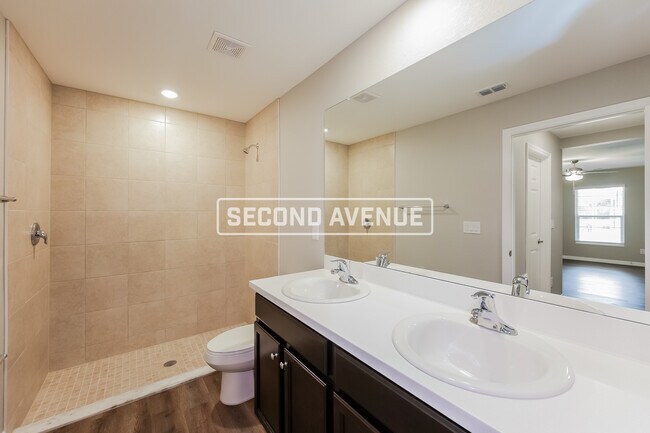 Foto del edificio - 1423 NE 16th PL