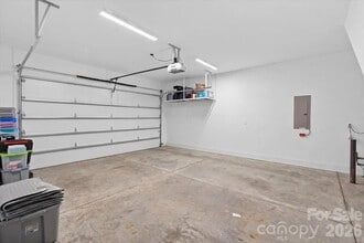 Building Photo - 120 Mattoon St