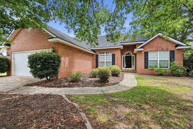 Foto del edificio - Centrally Located Home in Richmond Hill