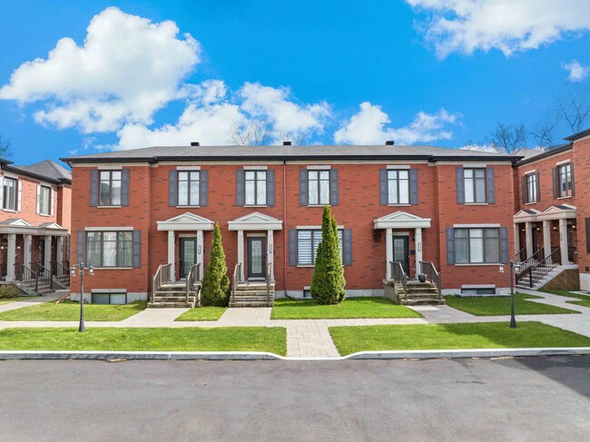 Building Photo - 17814 Ch Sainte-Marie