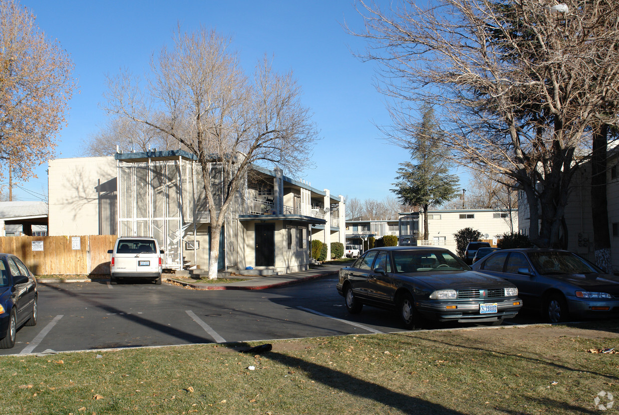 Primary Photo - Sierra Grove Apartments