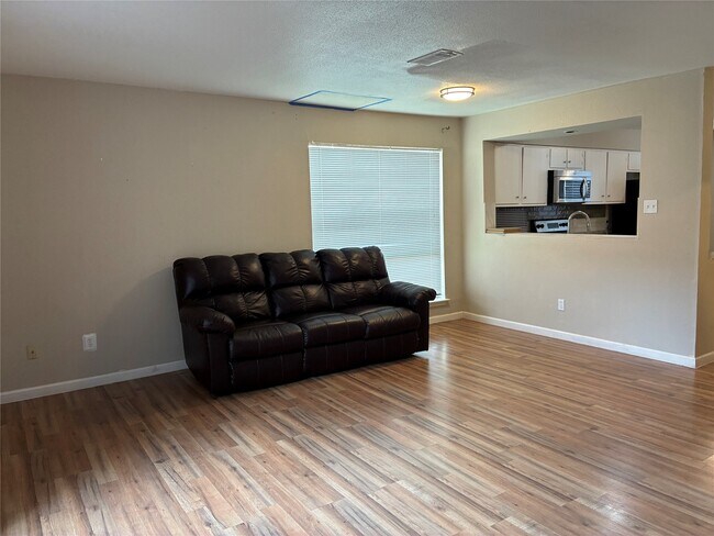 Foto del edificio - 9200 W Bellfort Ave
