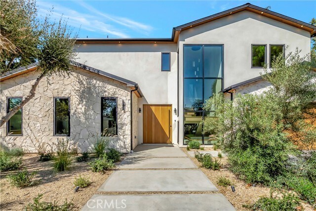 Foto del edificio - 5149 Beeman Ave