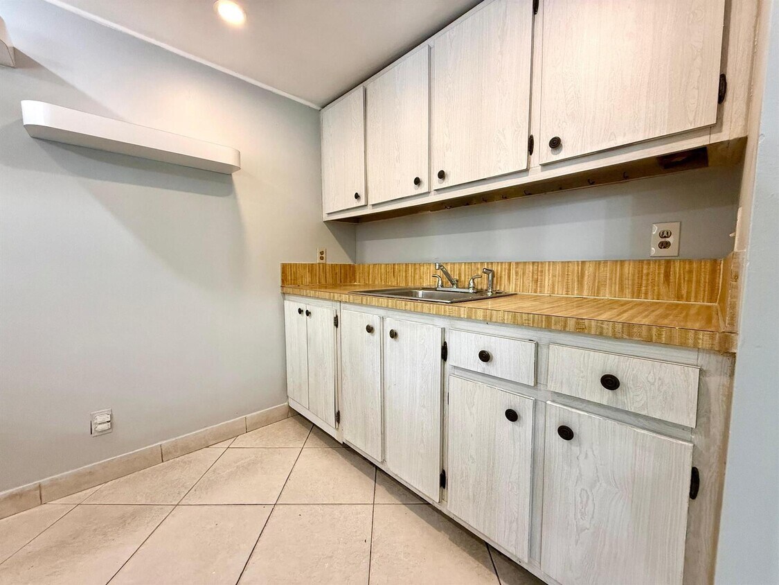 Foto principal - 1821 Fairview Villas Dr