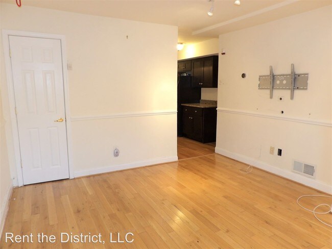 Building Photo - 1252 16th St NE