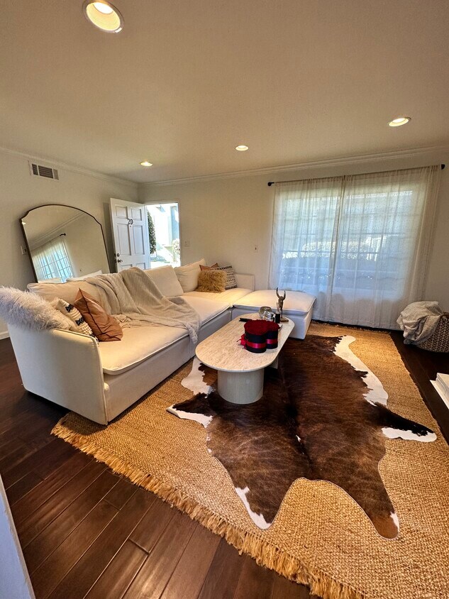 Foto principal - 1845 Anaheim Ave
