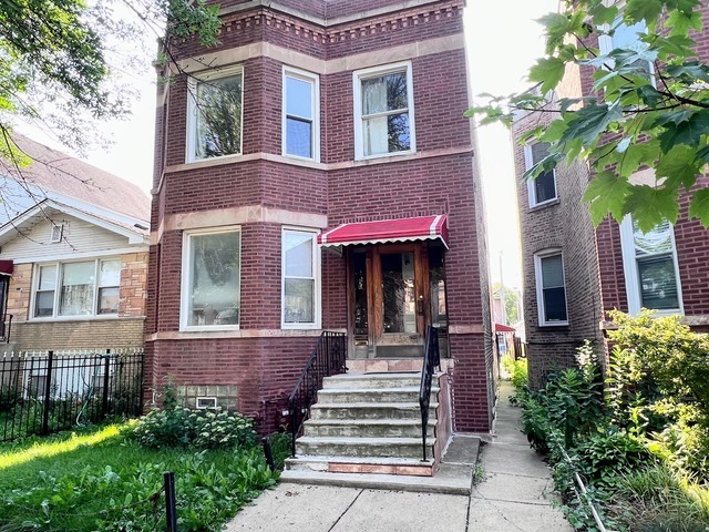 Foto principal - 2310 N Hamlin Ave