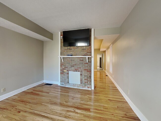 Foto del edificio - 1381 Indianola Ave