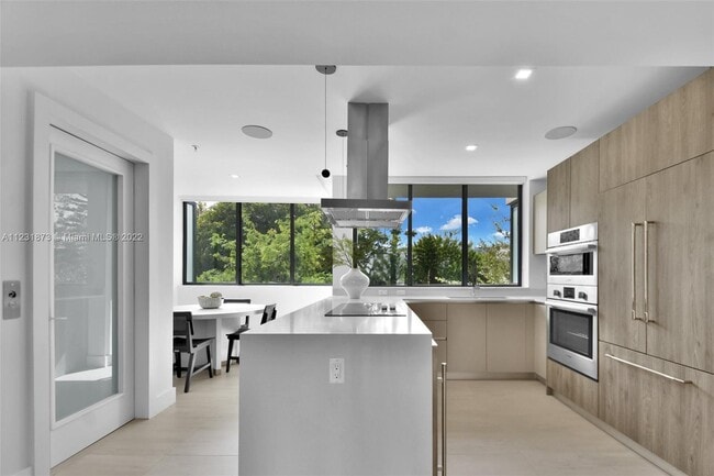 Building Photo - 9356 Bay Harbor Terrace