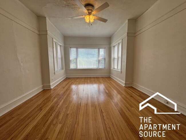 Foto del edificio - 5438 W Potomac Ave