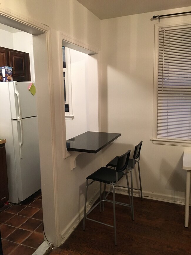 Foto del edificio - 4029 Benton St NW