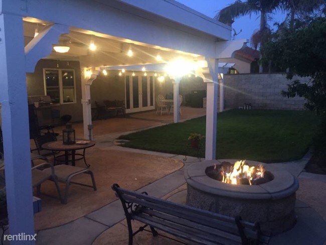 Foto del edificio - 3 br, 2 bath House - 979 Post Rd