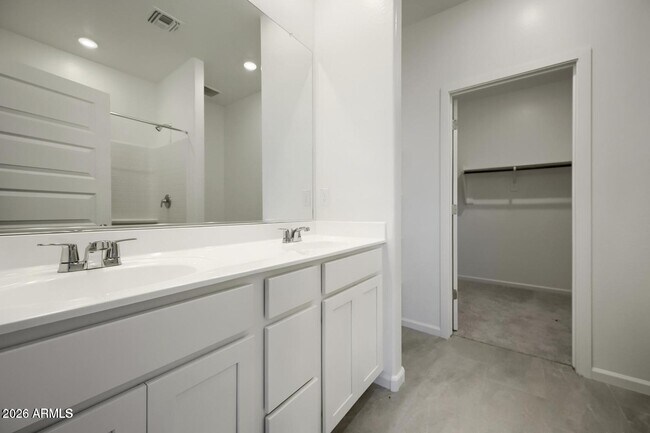 Foto del edificio - 4587 E Kenneth Ln