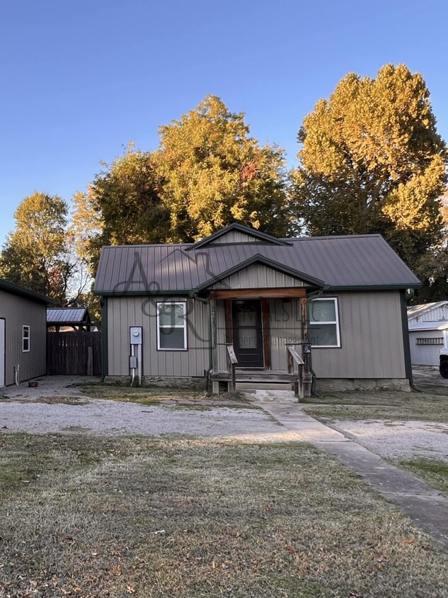 Foto principal - 204 W Leighton St