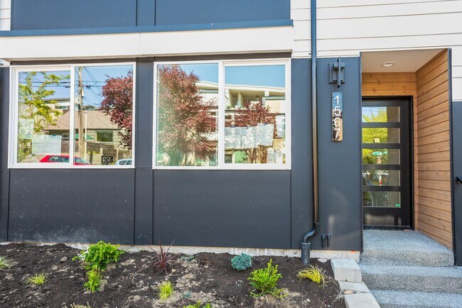 Foto del edificio - NEW CONSTRUCTION- MOVE- IN READY