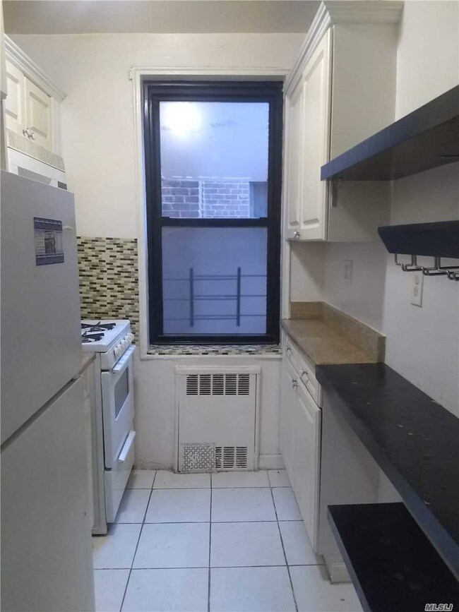 Foto del edificio - 150-29-150-72 72nd Rd