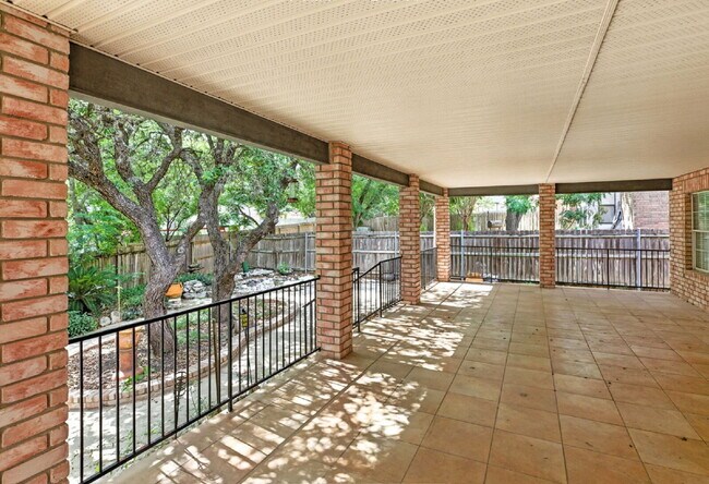 Foto del edificio - 22023 Oriole Hill Dr
