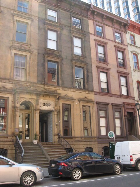 Building Photo - 2012 Walnut St