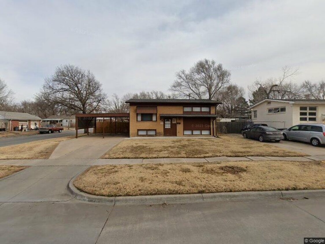 Primary Photo - 2202 S Euclid St