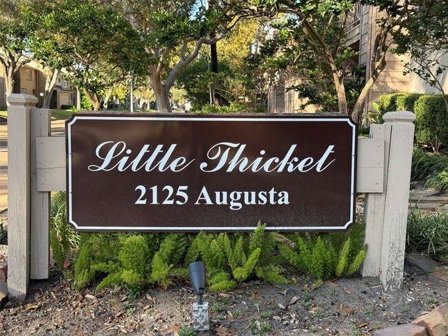 Building Photo - 2125 Augusta Dr